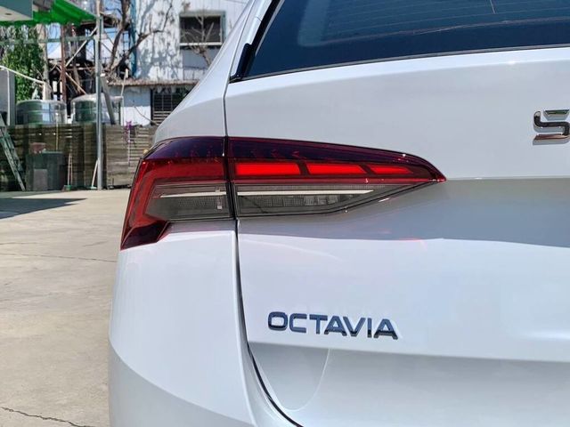 SKODA司科達 OCTAVIA COMBI  第6張相片