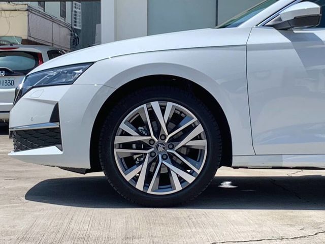 SKODA司科達 OCTAVIA COMBI  第7張相片