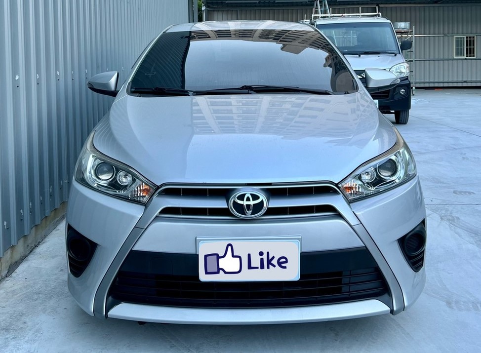 2015 Yaris 女用車 小型車  第2張相片