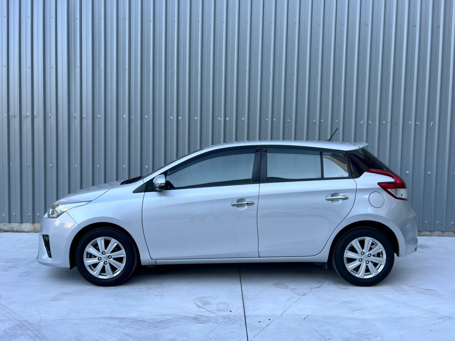 2015 Yaris 女用車 小型車  第3張相片