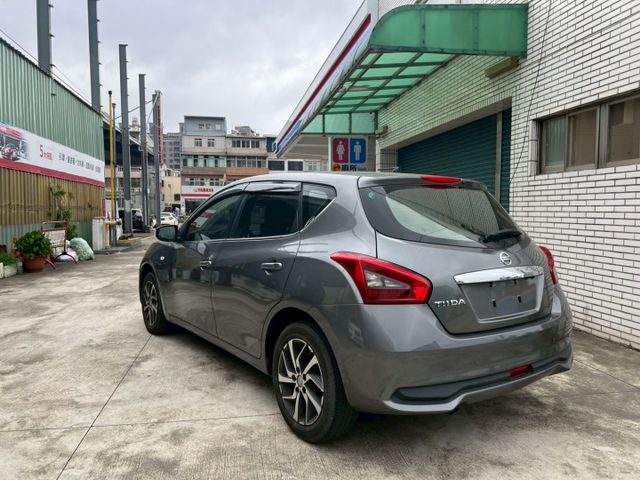 跑少  旗艦版 有car play 導車影像 UBL音響  盲點偵測  第3張相片