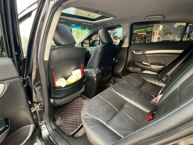 CIVIC  第6張相片