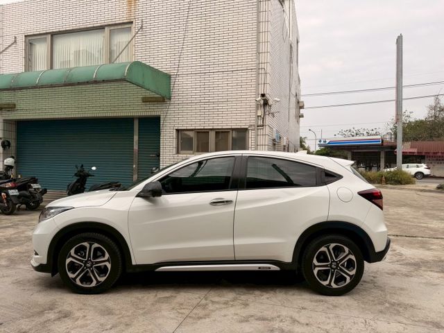 S版 / 盲點偵測 / 自改安卓機360環景 / I-KEY /恆溫空調 / 換檔撥片  第2張相片