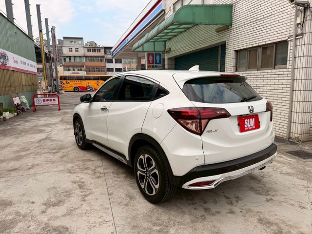 S版 / 盲點偵測 / 自改安卓機360環景 / I-KEY /恆溫空調 / 換檔撥片  第3張相片