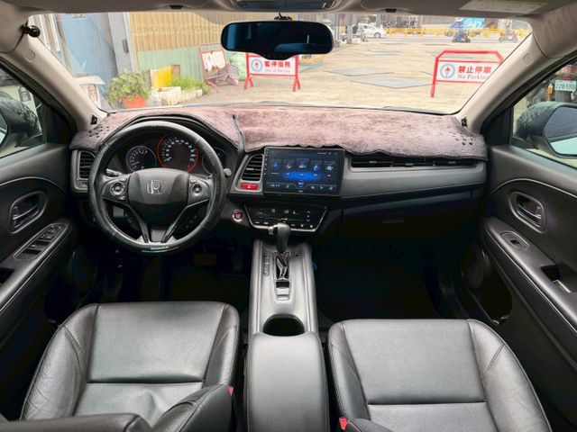 S版 / 盲點偵測 / 自改安卓機360環景 / I-KEY /恆溫空調 / 換檔撥片  第5張相片