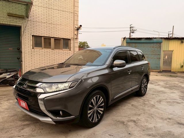 原廠正七座 原廠保養 尊貴型 ACC跟車 盲點偵測 電動尾門  第1張相片