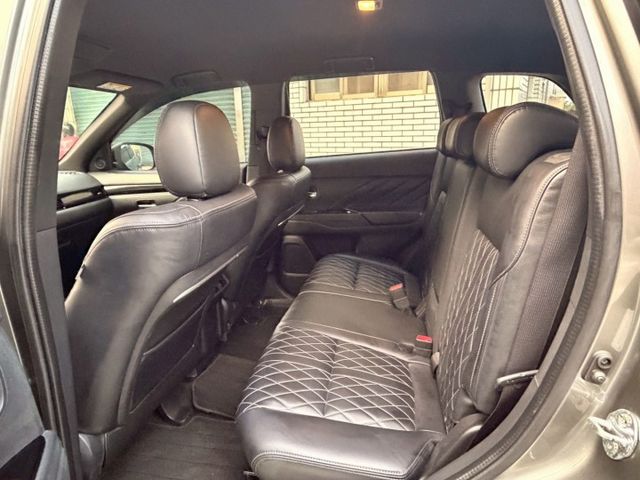 原廠正七座 原廠保養 尊貴型 ACC跟車 盲點偵測 電動尾門  第11張相片