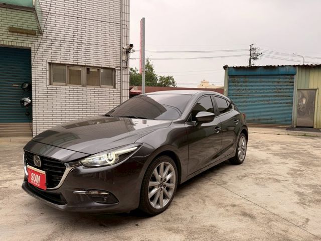 盲點偵測 Acc跟車 電子手剎車 電動座椅 防撞輔助  車道偏移警示  第1張相片