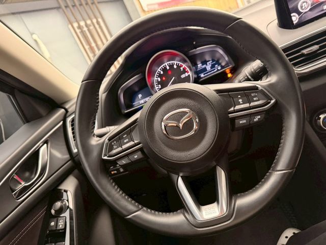 盲點偵測 Acc跟車 電子手剎車 電動座椅 防撞輔助  車道偏移警示  第7張相片