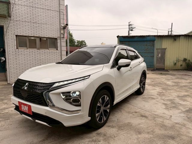 盲點偵測 抬頭顯示器 電子手剎車 S-AWC 全景天窗 ACC跟車系統  第1張相片