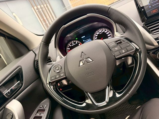 盲點偵測 抬頭顯示器 電子手剎車 S-AWC 全景天窗 ACC跟車系統  第6張相片