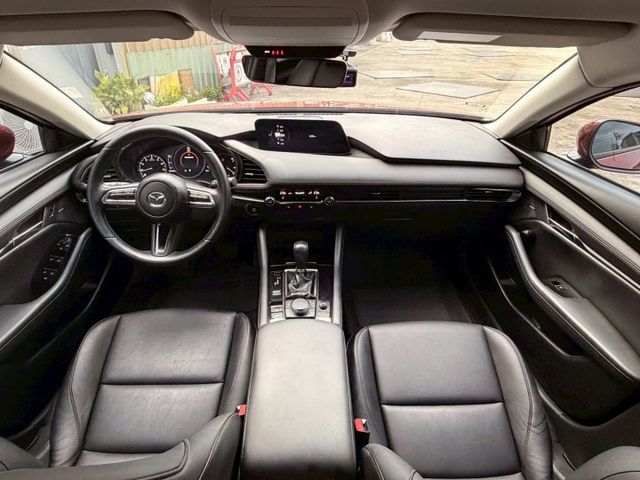 Bose 12之音響  ACC跟車系統 盲點偵測 方向盤輔助 電子手剎車 360環景 雙區恆溫  第6張相片