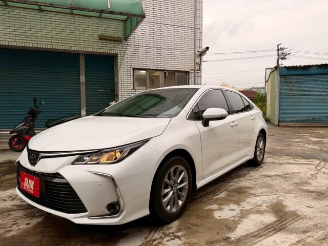 豪華+ 有i-key 盲點偵測 跑少 內裝綿密 Acc跟車系統 車道偏移警示 恆溫系統  第1張相片