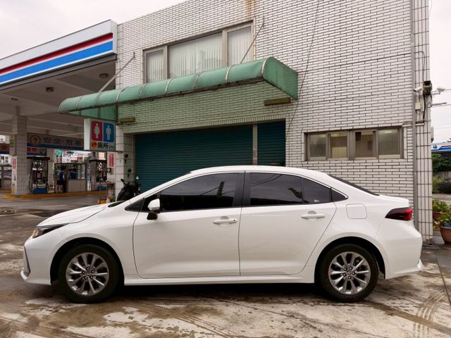 豪華+ 有i-key 盲點偵測 跑少 內裝綿密 Acc跟車系統 車道偏移警示 恆溫系統  第2張相片
