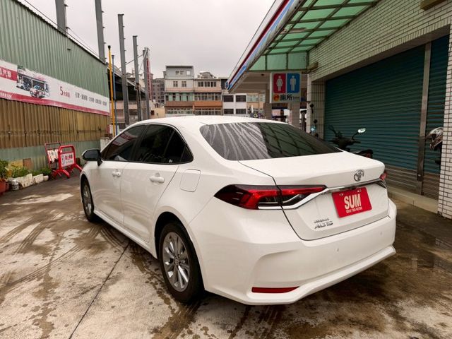 豪華+ 有i-key 盲點偵測 跑少 內裝綿密 Acc跟車系統 車道偏移警示 恆溫系統  第3張相片