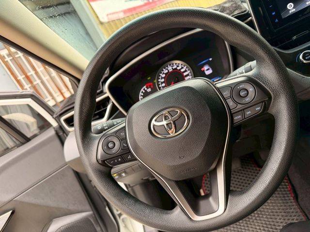 豪華+ 有i-key 盲點偵測 跑少 內裝綿密 Acc跟車系統 車道偏移警示 恆溫系統  第7張相片
