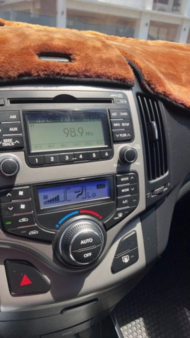 2010年 現代 i30 1.6L 認證實跑 恆溫空調  第12張相片