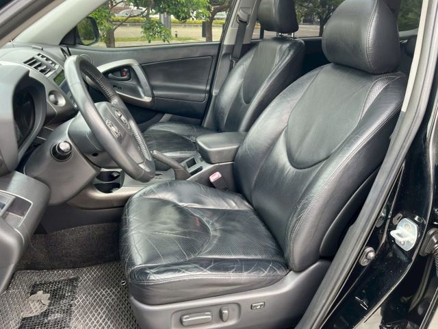 2012年 TOYOTA RAV4 2.4L 天窗  電動椅 定速 恆溫  第7張相片
