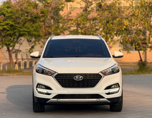 2018年 現代 Tucson 1.6L Turbo 摸門 恆溫 定速  第2張相片