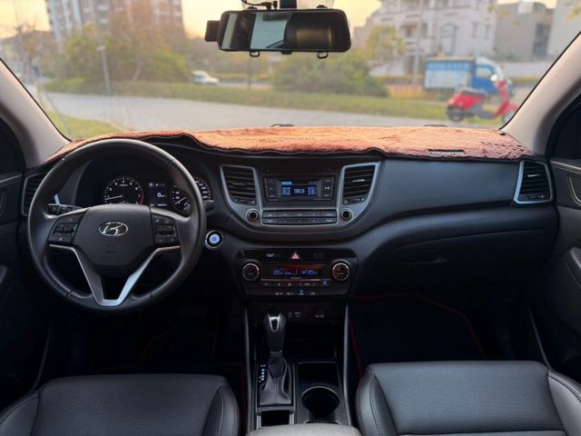 2018年 現代 Tucson 1.6L Turbo 摸門 恆溫 定速  第6張相片