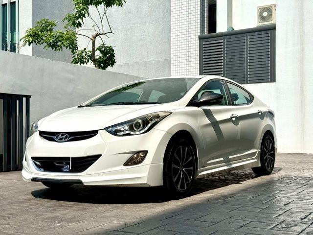 2013年 現代 Elantra 跑少極品 基本改 定速 方向盤快控 恆溫  第1張相片