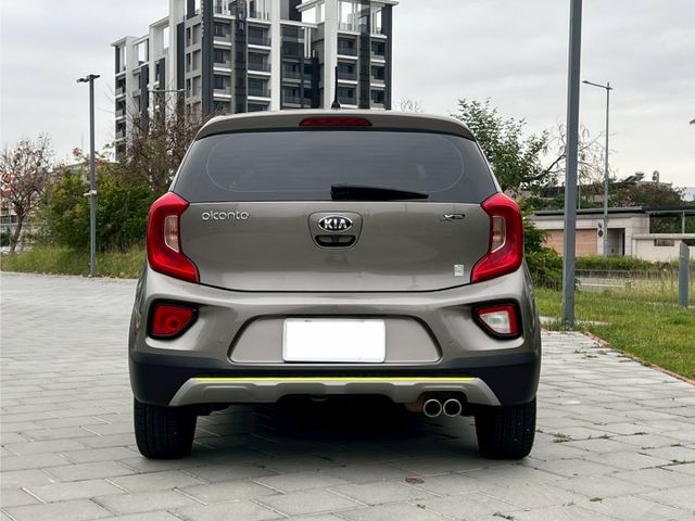 2018年 KIA Picanto 1.3L 摸門 一鍵啟動 定速 恆溫 方向盤快控 倒車顯影 ISOFIX安全座椅  第5張相片
