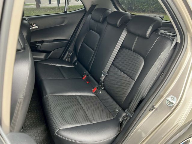 2018年 KIA Picanto 1.3L 摸門 一鍵啟動 定速 恆溫 方向盤快控 倒車顯影 ISOFIX安全座椅  第9張相片