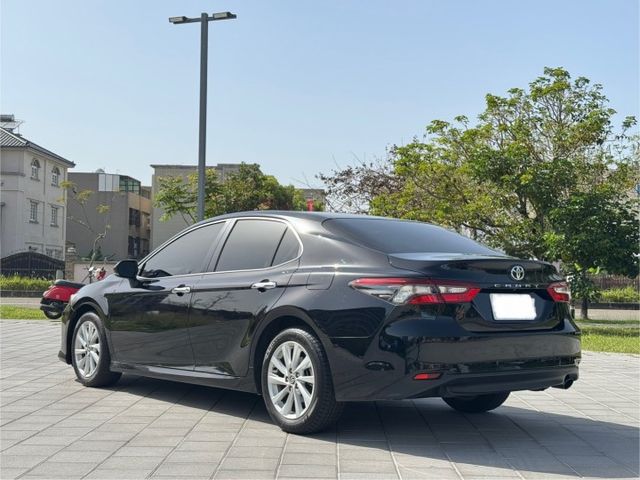 2022年 TOYOTA Camry 2.0L 尊絕版 原鈑件 摸門 盲點 ACC跟車 車道偏移 定速 方向盤快控  第6張相片
