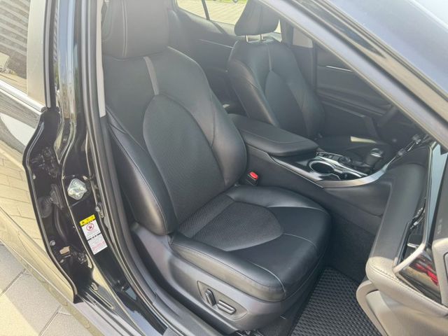 2022年 TOYOTA Camry 2.0L 尊絕版 原鈑件 摸門 盲點 ACC跟車 車道偏移 定速 方向盤快控  第8張相片