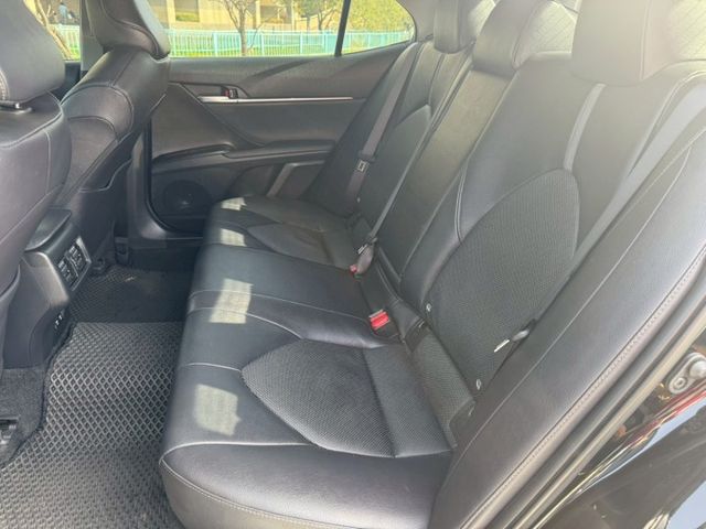 2022年 TOYOTA Camry 2.0L 尊絕版 原鈑件 摸門 盲點 ACC跟車 車道偏移 定速 方向盤快控  第9張相片