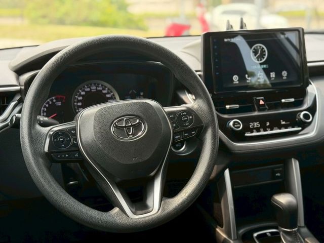 2022年 TOYOTA CC 1.8L  豪華 原鈑件 摸門 一鍵啟動 恆溫  ACC跟車 車道偏移 定速 方向盤快控  第8張相片
