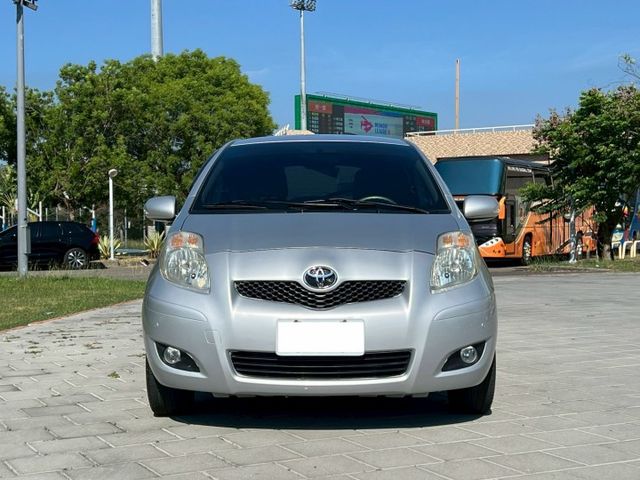 2012年 TOYOTA YARIS 1.5L 跑少極品 電折後視鏡  第2張相片
