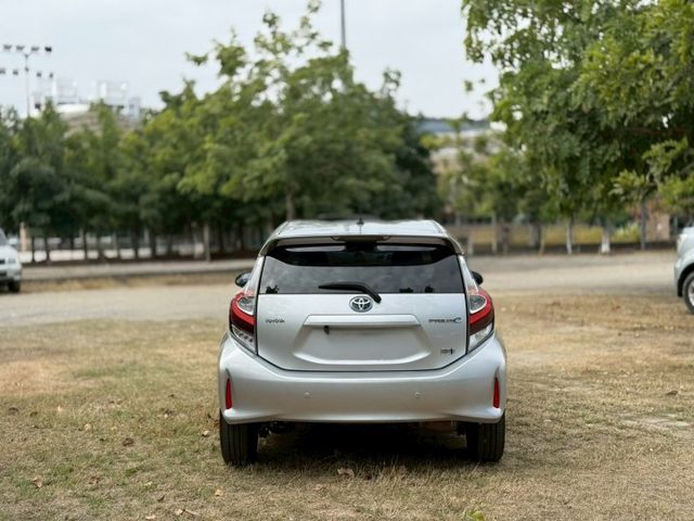 2021年 Toyota Prius C 1.5油電 認證 實跑 摸門 一鍵啟動  第5張相片