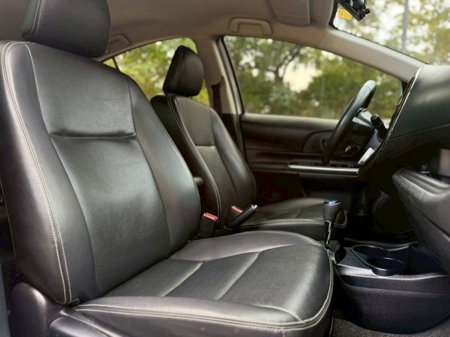 2021年 Toyota Prius C 1.5油電 認證 實跑 摸門 一鍵啟動  第8張相片