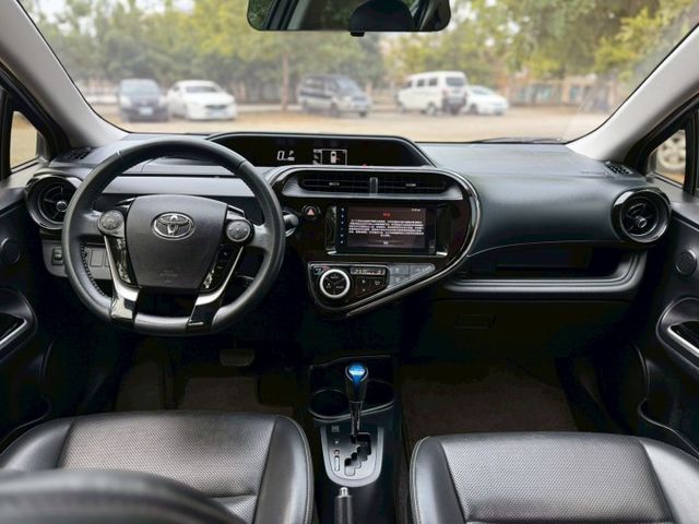 2021年 Toyota Prius C 1.5油電 認證 實跑 摸門 一鍵啟動  第11張相片