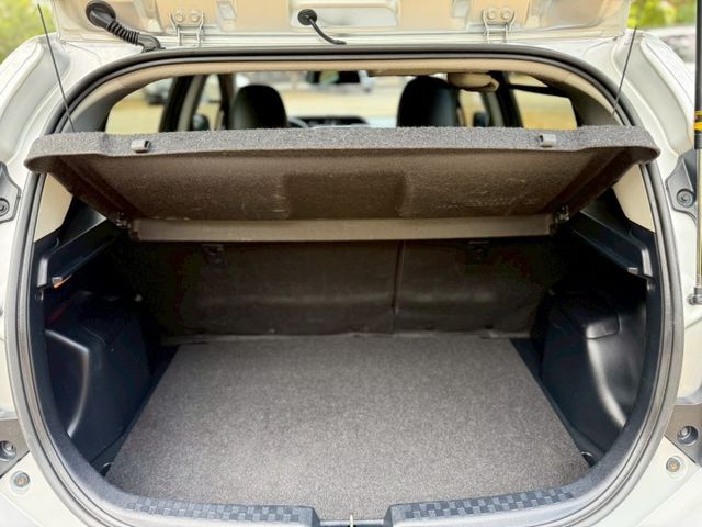 2021年 Toyota Prius C 1.5油電 認證 實跑 摸門 一鍵啟動  第13張相片