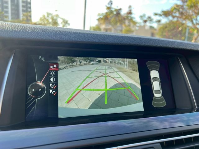 5 SERIES SEDAN F10  第15張相片