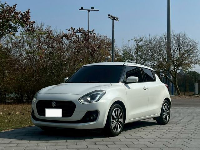 2018年 Suzuki Swift 1.0L 摸門 一鍵啟動 方向盤快控 定速 電子後視鏡 恆溫  第1張相片