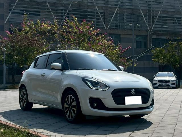 2018年 Suzuki Swift 1.0L 摸門 一鍵啟動 方向盤快控 定速 電子後視鏡 恆溫  第3張相片