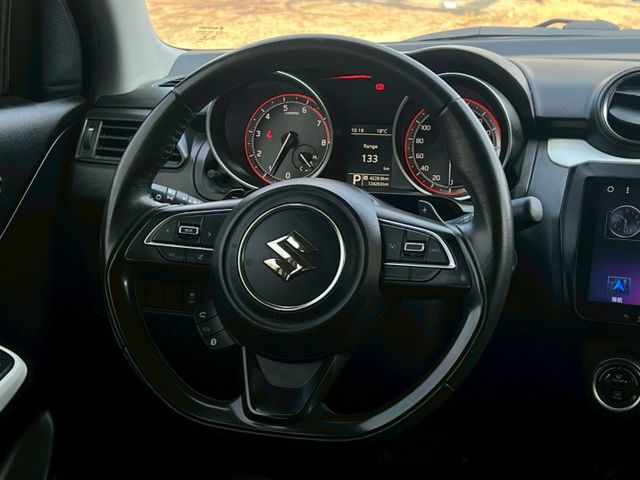 2018年 Suzuki Swift 1.0L 摸門 一鍵啟動 方向盤快控 定速 電子後視鏡 恆溫  第12張相片