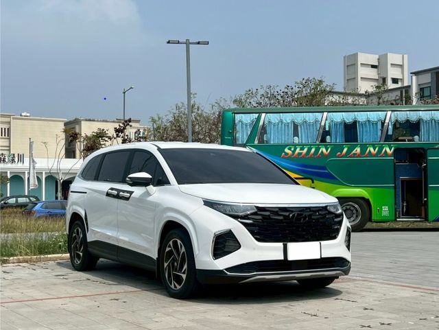 2024年 現代 Custin 1.5t GLT-A 摸門 跟車 環景 盲點 抬顯 單邊側滑門  第3張相片