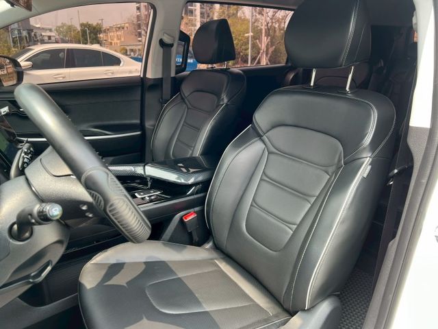 2024年 現代 Custin 1.5t GLT-A 摸門 跟車 環景 盲點 抬顯 單邊側滑門  第8張相片