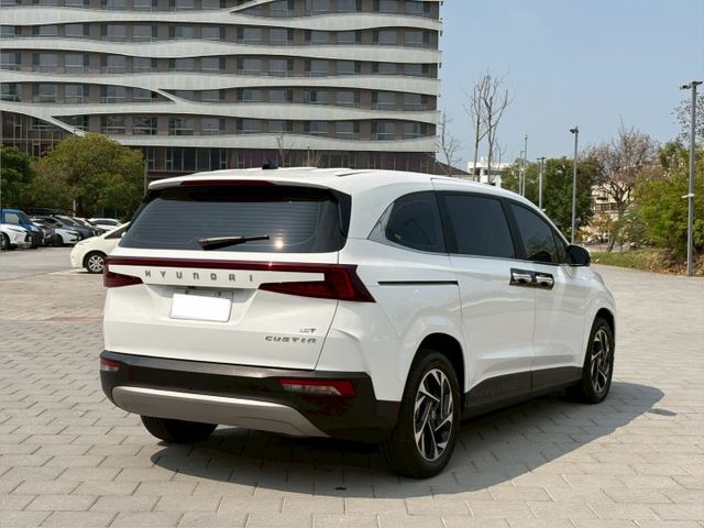 2024年 現代 Custin 1.5t GLT-B 雙電滑門 電尾門 環景 4座電動通風加熱椅 改大理石地板  第6張相片