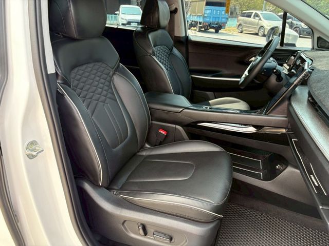 2024年 現代 Custin 1.5t GLT-B 雙電滑門 電尾門 環景 4座電動通風加熱椅 改大理石地板  第8張相片