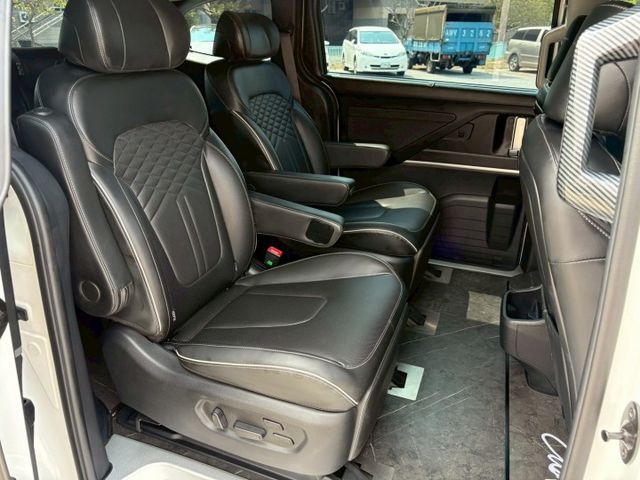 2024年 現代 Custin 1.5t GLT-B 雙電滑門 電尾門 環景 4座電動通風加熱椅 改大理石地板  第10張相片