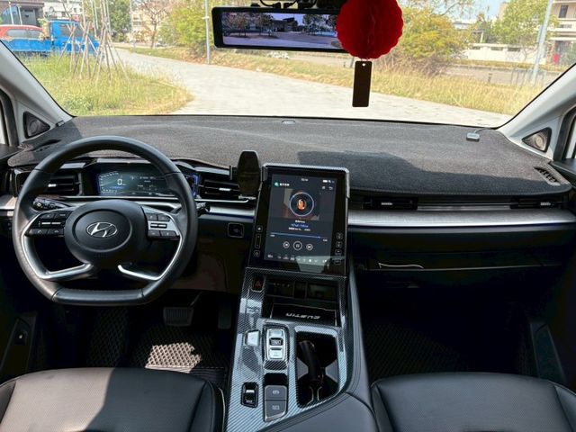 2024年 現代 Custin 1.5t GLT-B 雙電滑門 電尾門 環景 4座電動通風加熱椅 改大理石地板  第11張相片