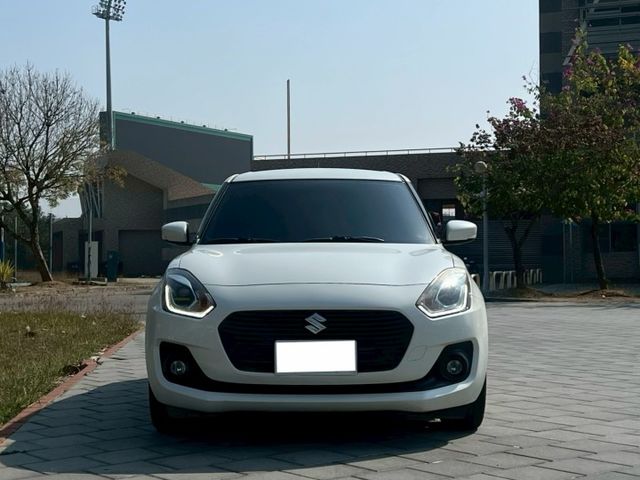 2018年 Suzuki Swift 1.0L 摸門 一鍵啟動 方向盤快控 定速 電子後視鏡 恆溫  第2張相片