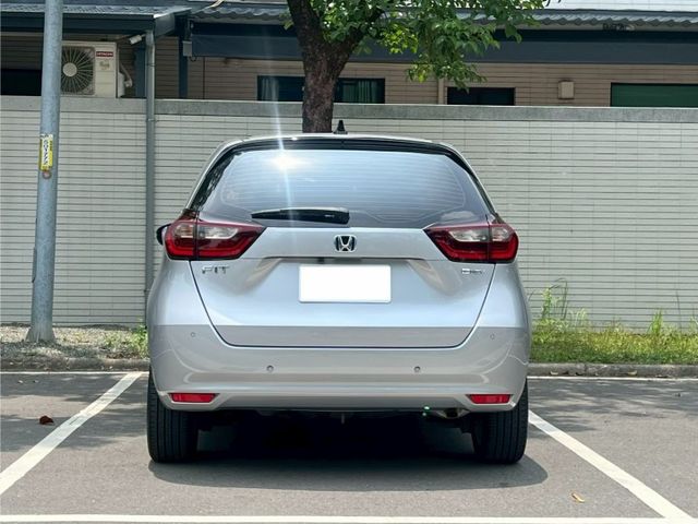 2023年 HONDA Fit 油電 摸門 盲點 跟車 CarPlay 開價53.8萬  第5張相片