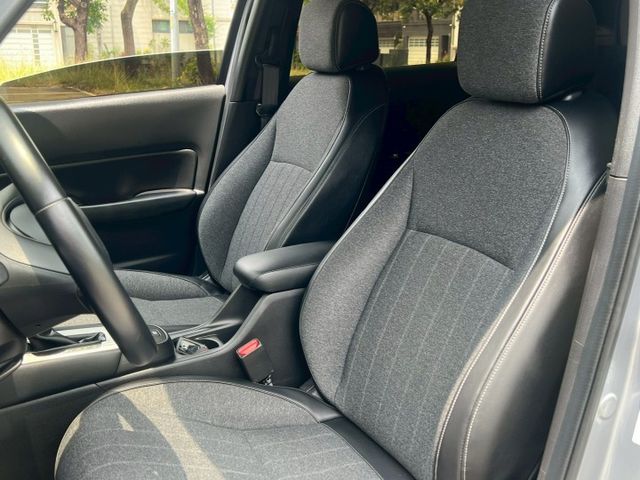 2023年 HONDA Fit 油電 摸門 盲點 跟車 CarPlay 開價53.8萬  第7張相片