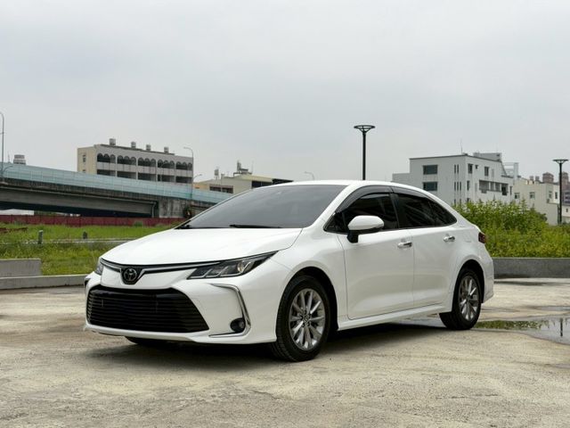 2022年 TOYOTA Altis 1.8L 摸門 一鍵啟動 盲點 恆溫 僅跑5萬 開價53.8萬  第1張相片
